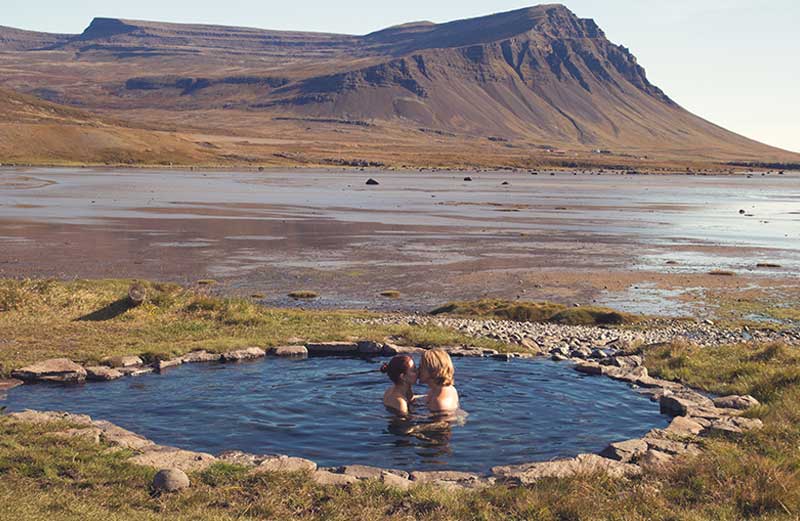 Naked in a hot spring - NudeScapers